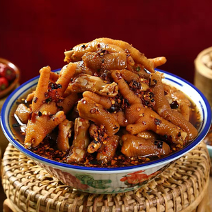 云南思茅二中鸡脚桶装糊辣子鸡爪鸡胗鸭脆肠香辣鸡翅尖糊辣壳凤爪