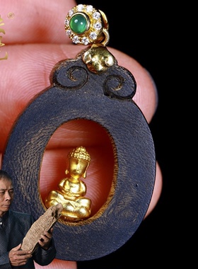 沉香雕件镶嵌K金老料沉水级