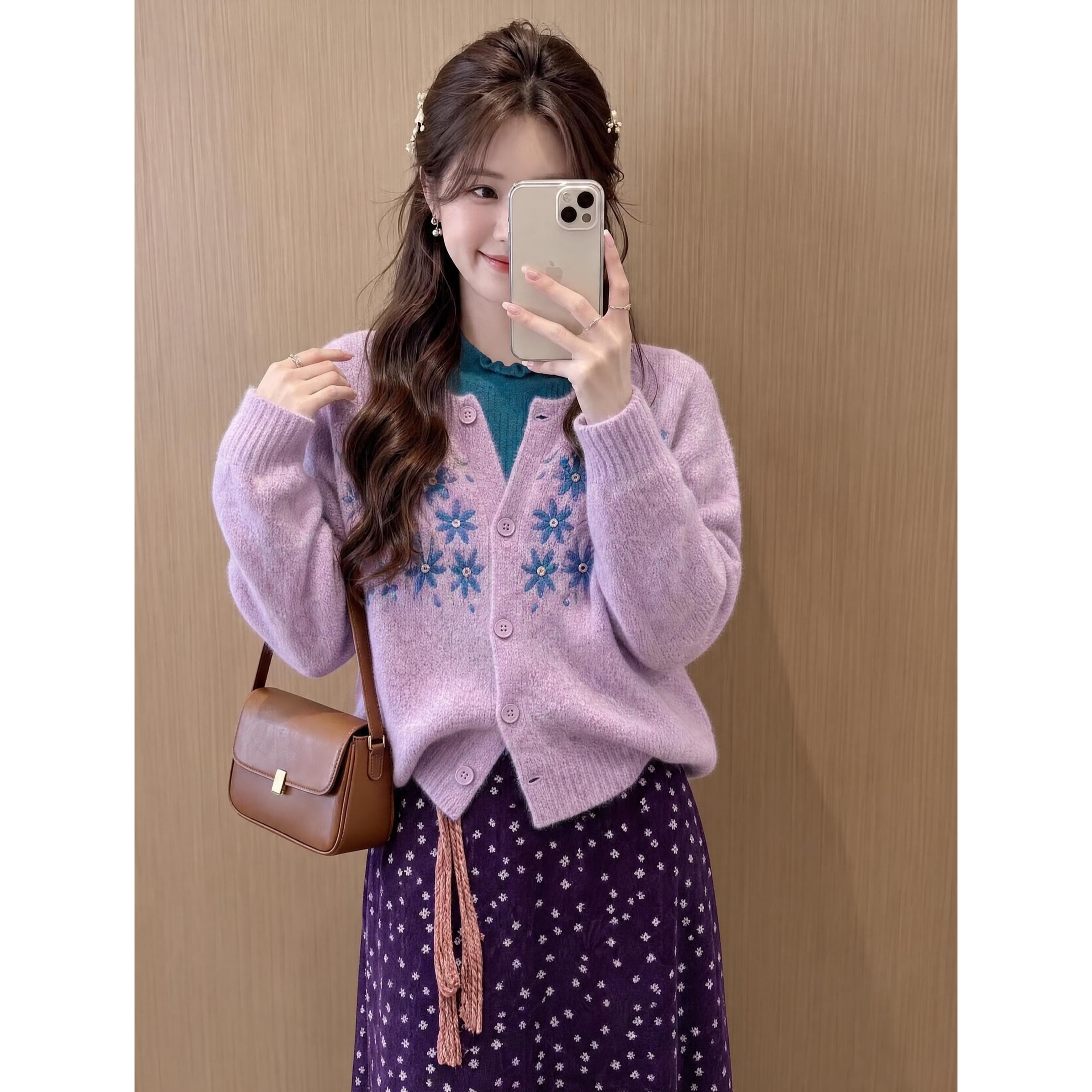 紫色花朵刺绣毛衣外套女2026新款秋冬小香风复古温柔风针织开衫厚