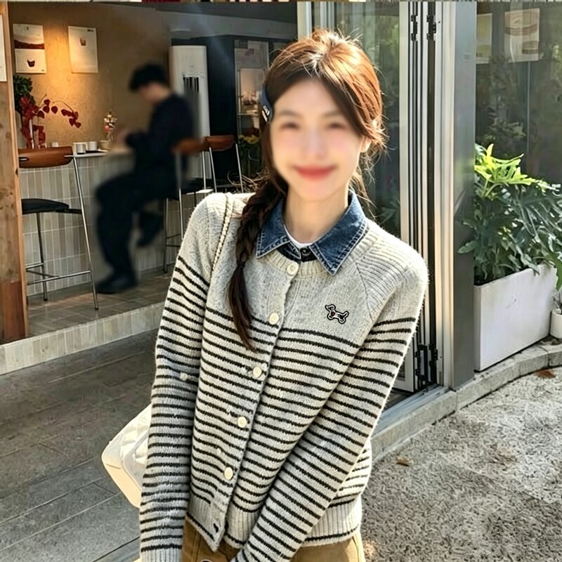 假两件牛仔翻领拼接小狗刺绣条纹针织开衫毛衣秋冬季外搭外套上衣