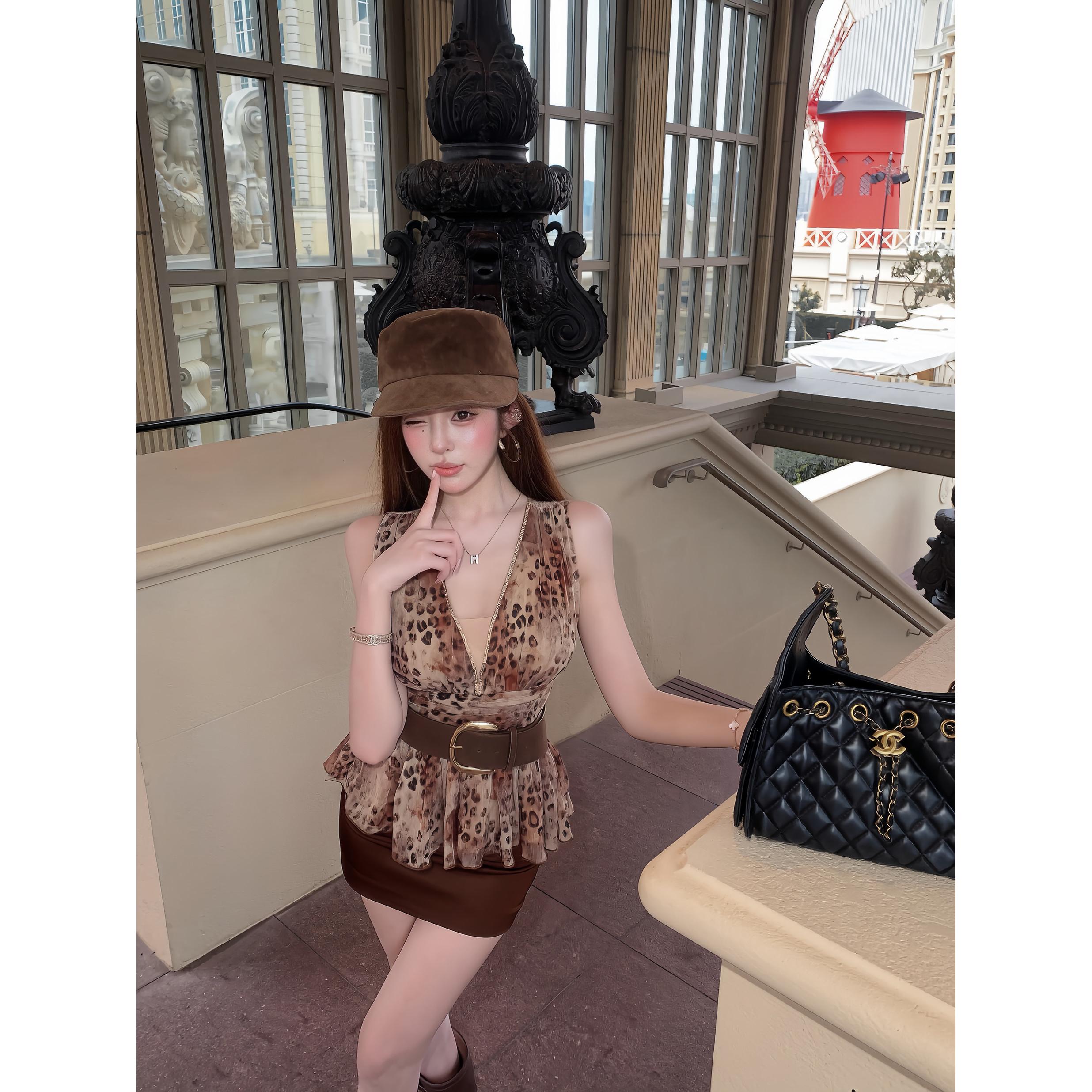 项天鹅er 豹纹V领无袖背心女2026夏季新款设计感收腰雪纺气质上衣
