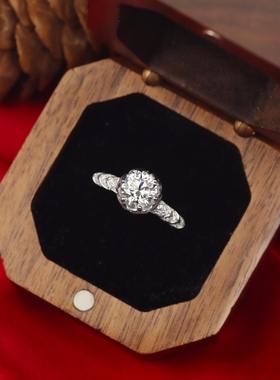 艺升缘珠宝凤冠云肩戒指定制S925银一克拉莫桑石女士钻戒原创设计