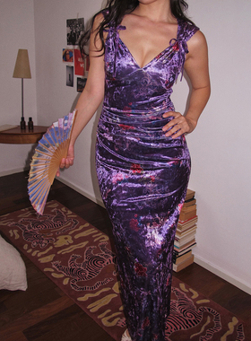 ooh itch痒痒 新中式性感风紫色丝绒吊带连衣裙V领修身长裙