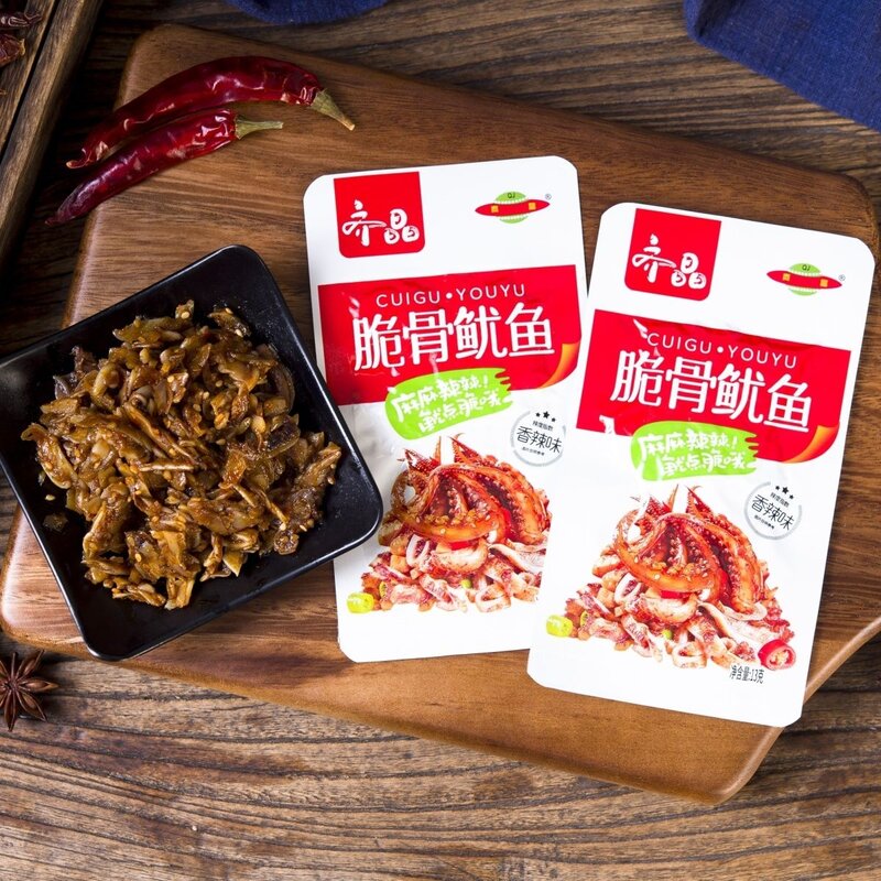 齐晶香辣脆骨鱿鱼炒脆骨湖南特产休闲办公室零食辣条居家小吃