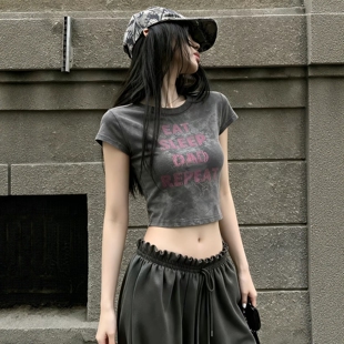 2026新款美式复古短袖T恤女夏灰色字母印花修身显瘦短款百搭上衣