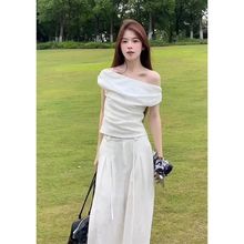 白色不规则斜肩短袖T恤女夏季设计感小众修身露肩高级感短款上衣