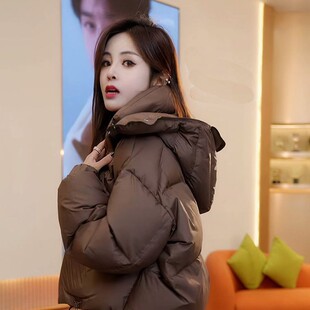 穿搭高级感棉服女款秋冬季2024年纯色洋气连帽棉服设计感短款外套