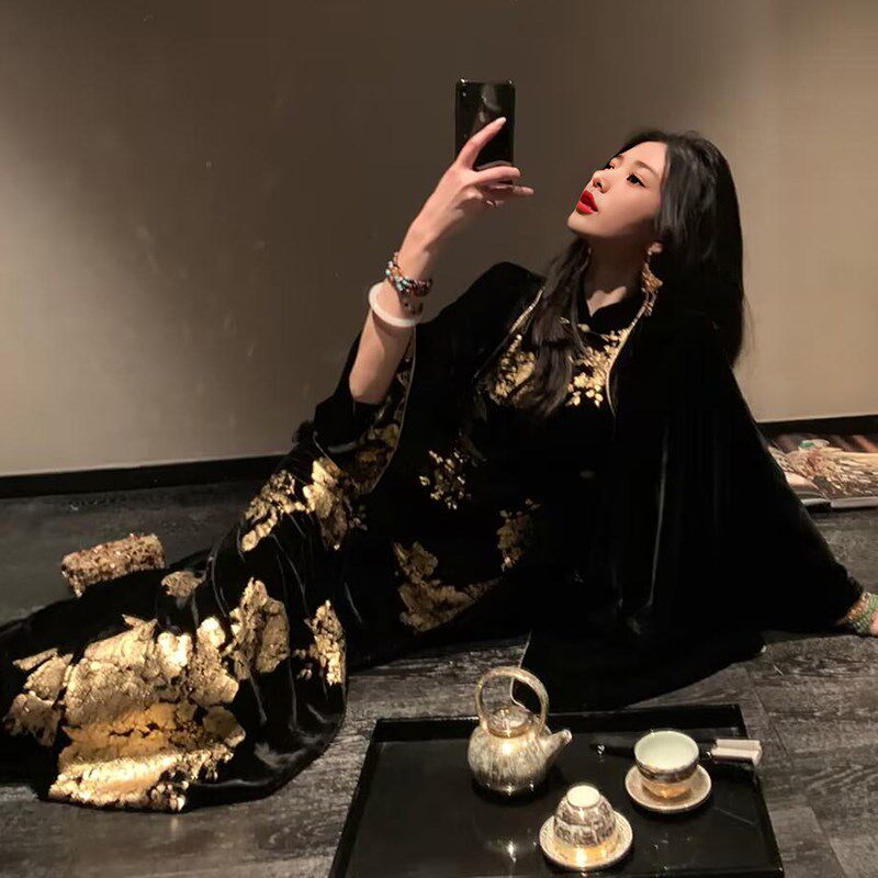 国风新中式丝绒禅意斗篷外套女2024秋冬新款老钱风烫金旗袍连衣裙