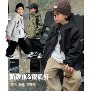 源源家童装2023冬季新款男童加绒风衣儿童连P帽外套韩版宝宝上衣