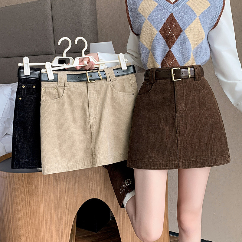 A字短裙女2026秋冬装新款高腰灯芯绒呢子防走光短裤半身裙女
