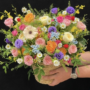 云南鲜花基地直发各种配草配叶花店常用款家庭水养鲜切花花束插花