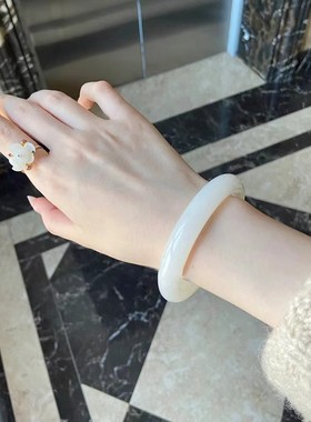 正品新疆和田玉白玉手镯女款圆条玉石纯天然少女羊脂玉贵妃玉镯子