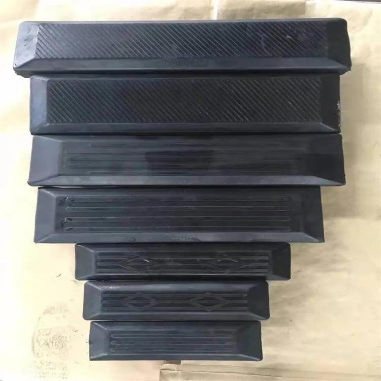 挖掘机履带胶 牛筋履带胶块 橡胶履带输送带全车配件