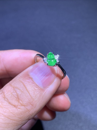 小精美高品天然A货翡翠高冰种阳绿小葫芦女戒指国标S925银可调节