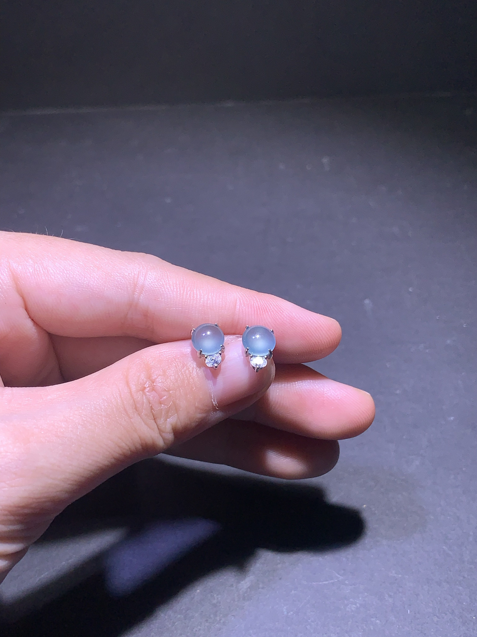 天然A货翡翠老坑冰种天空蓝S925纯银镶经典高级质感蛋面耳钉耳饰