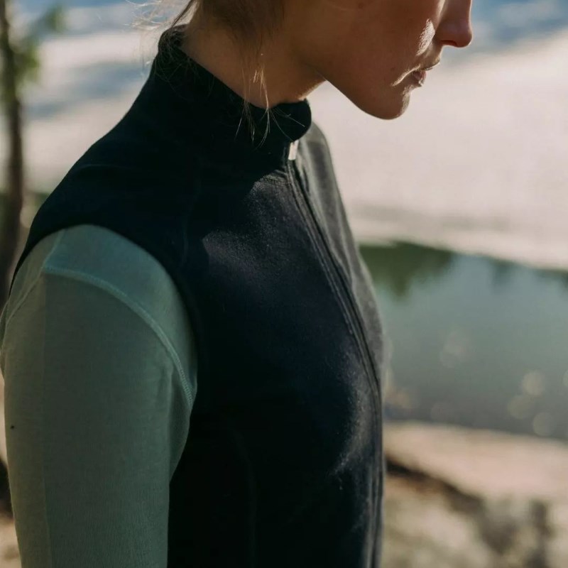 灰壳户外女士运动保暖马甲美利奴羊毛速干衣无袖拉链背心登山徒步