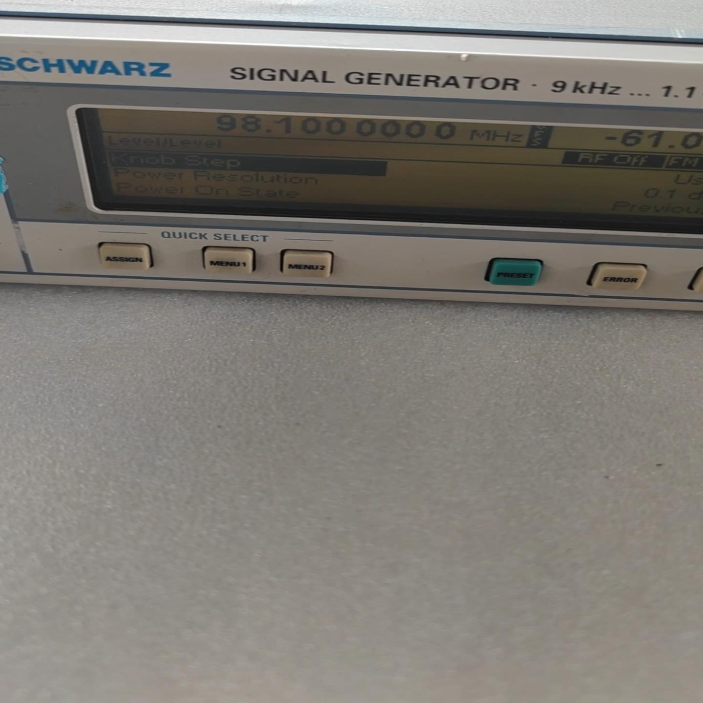 议价罗德与施瓦茨 信号发生器 SML01 实物拍摄 成色如图