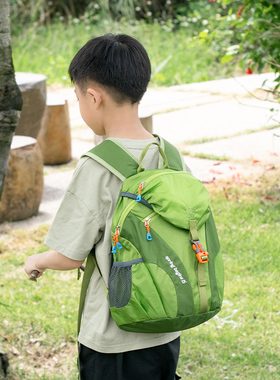儿童外出小背包小学生户外出游登山超轻双肩包男孩旅行包秋游轻便