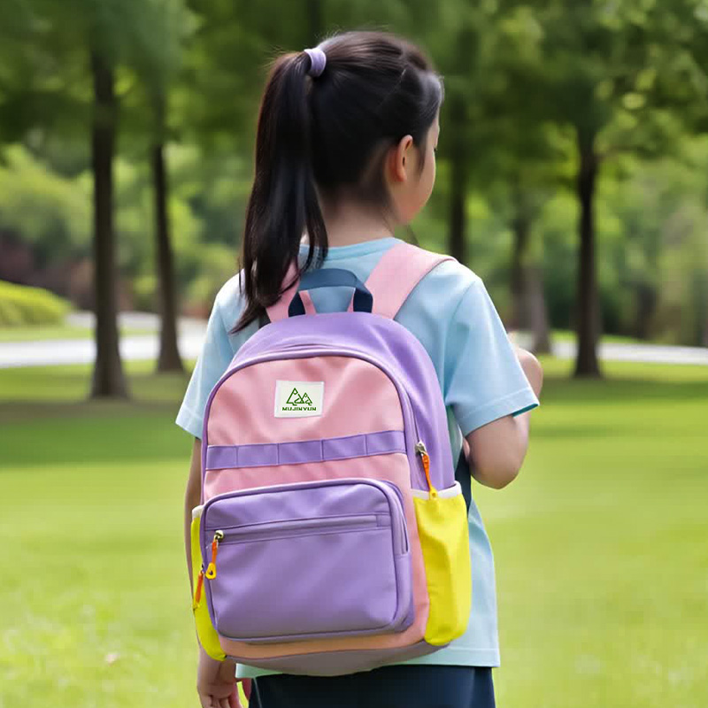 户外儿童出游背包小学生轻便背包