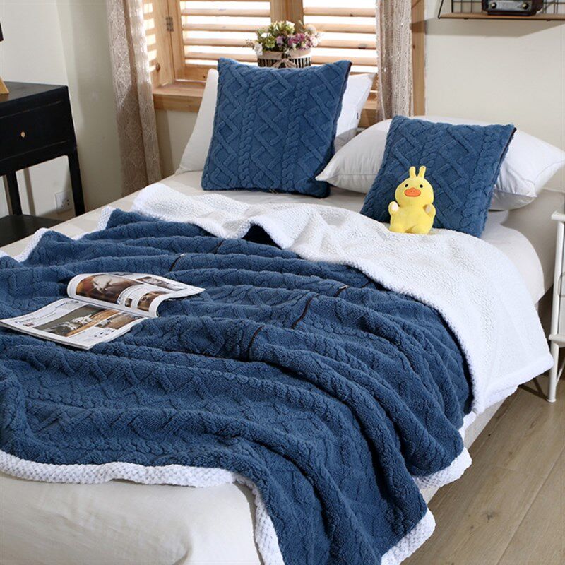 新款塔芙绒提花两用抱枕毛毯办公室冬天午睡加厚可收纳毯子内靠枕