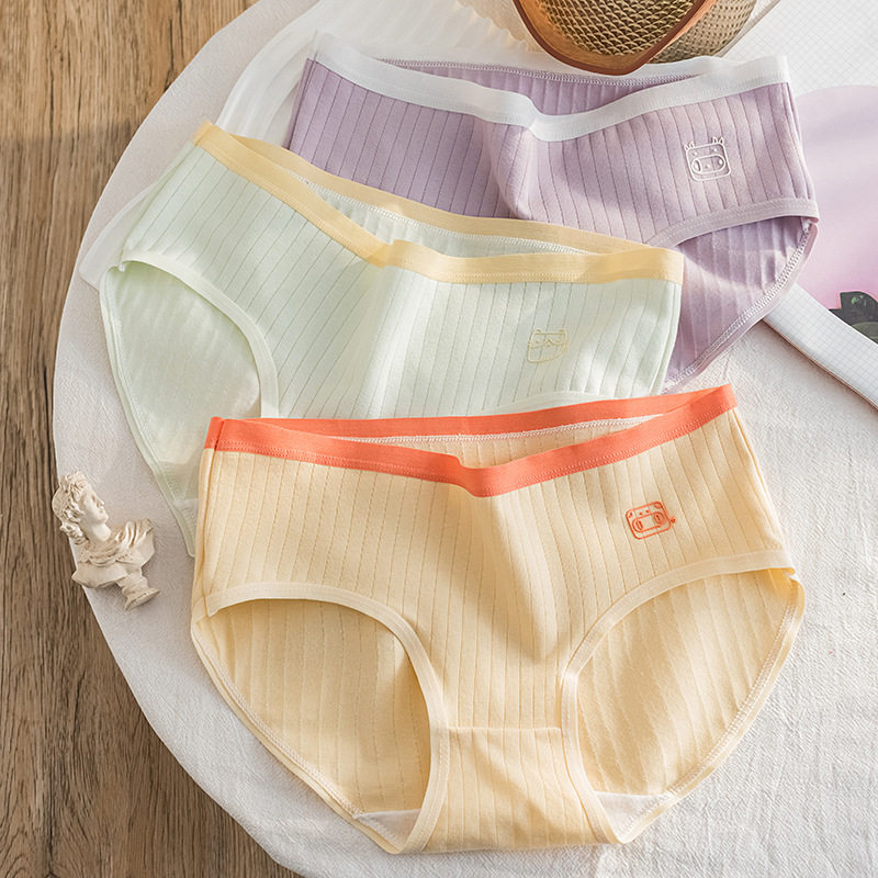 新款纯棉中腰滴胶卡通少女无痕透气薄款内裤舒适简约运动学生内裤