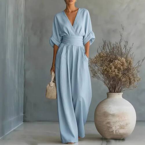纯色V领收腰连体裤女Solid color V-neck waist cinched jumpsuit