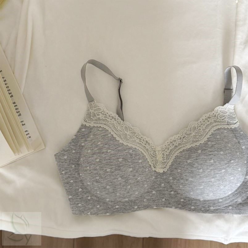 日系无痕纯棉薄款内衣女小胸聚拢防下垂法式舒服蕾丝学生少女文胸