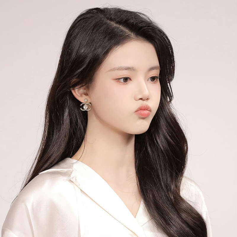 Chic 'Little Chanel' Style Pearl Ear Clips – Piercing-Free Elegance! - Product image 4