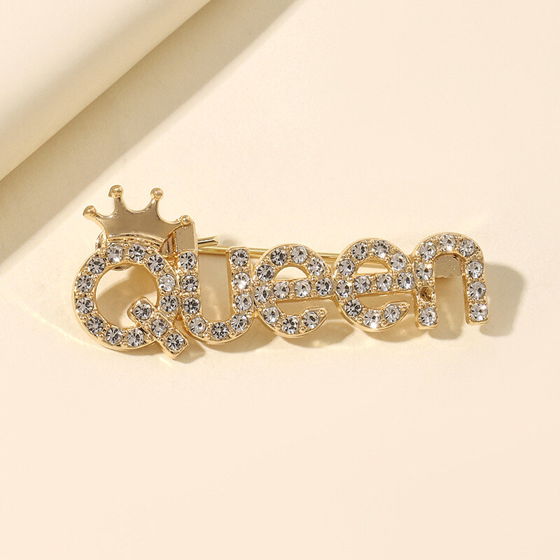 君鸿月跨境英文字母QUEEN胸针胸花女个性别针防走光扣开衫短袖西