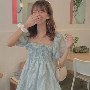法式锁骨一字肩可爱甜美薄荷绿连衣裙高级感收腰短款碎花裙小个子