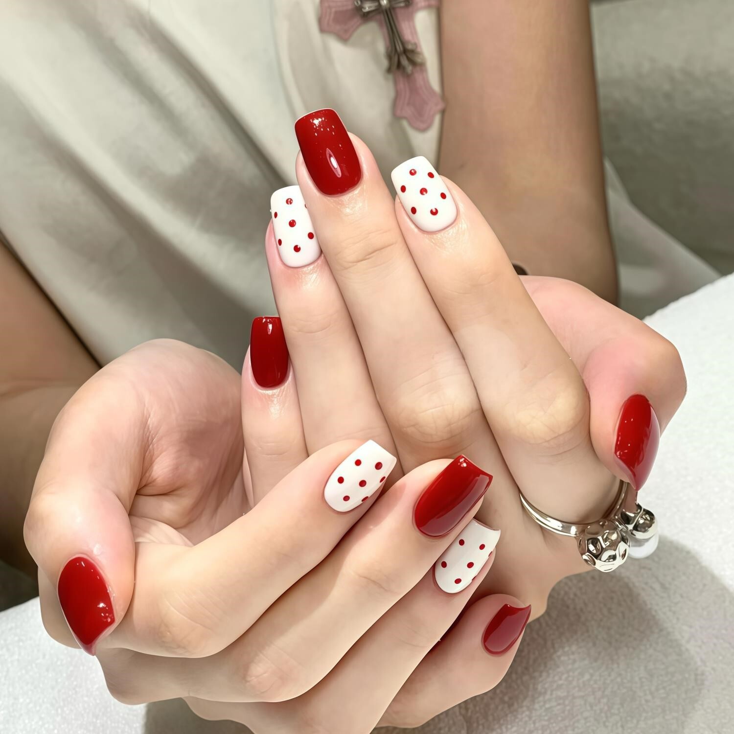 小红书同款纯手工穿戴甲欧美日系短款纯色春夏显白可拆卸美甲贴片