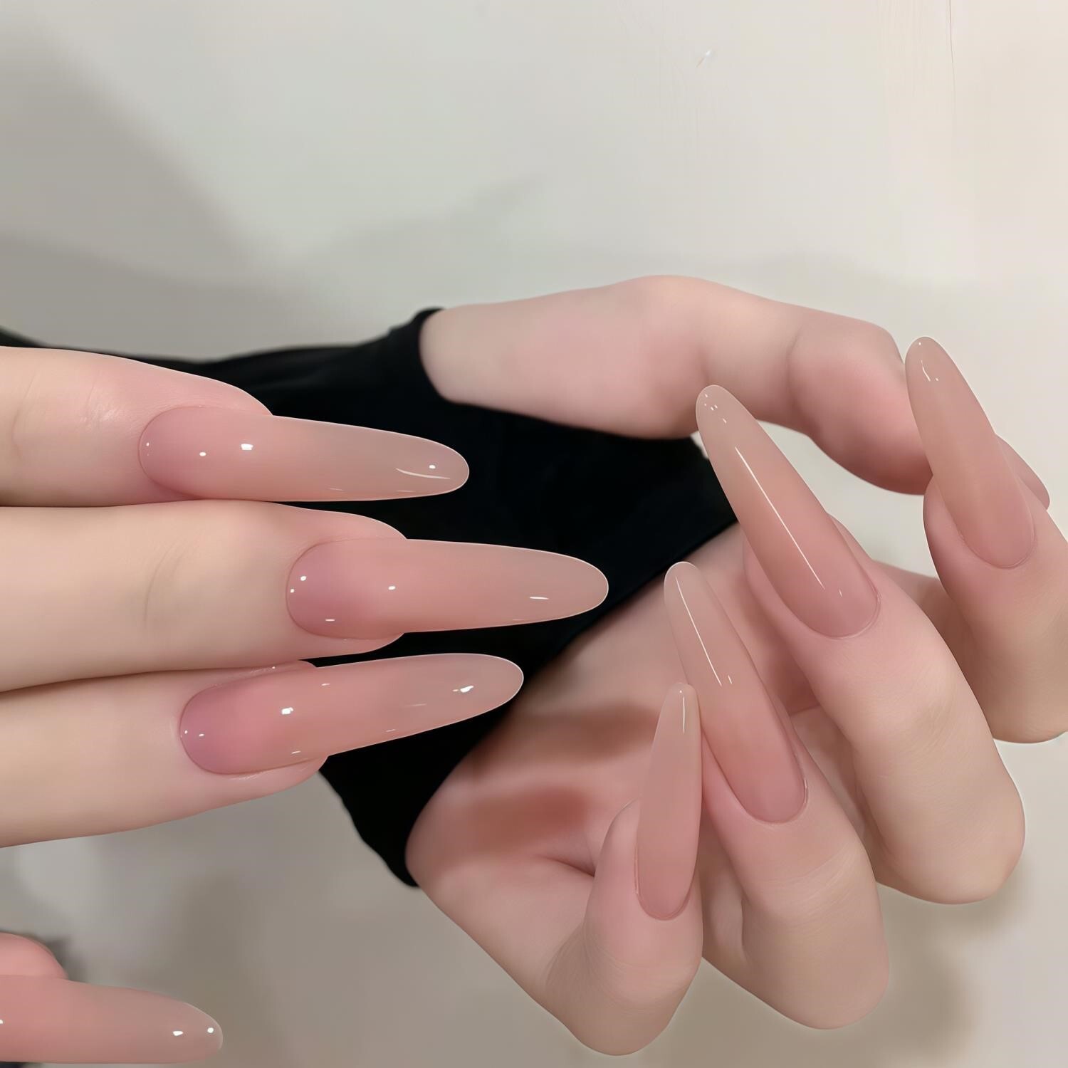 酒红显白穿戴甲杏仁椭圆简约气质新娘甲片高级纯色新年美甲可重复