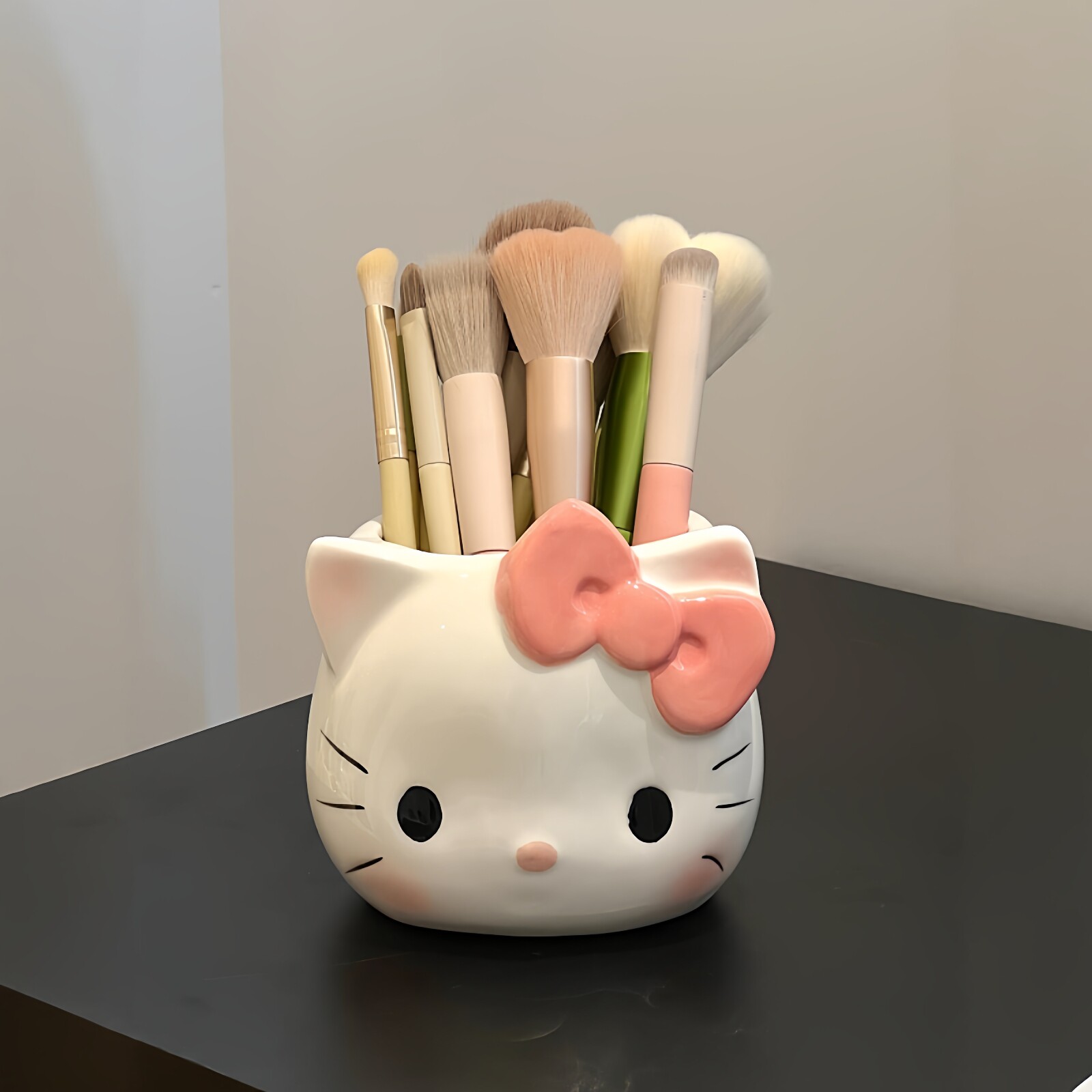哈喽Kitty化妆刷收纳筒高级感陶瓷大容量桌面梳妆台化妆品置物架