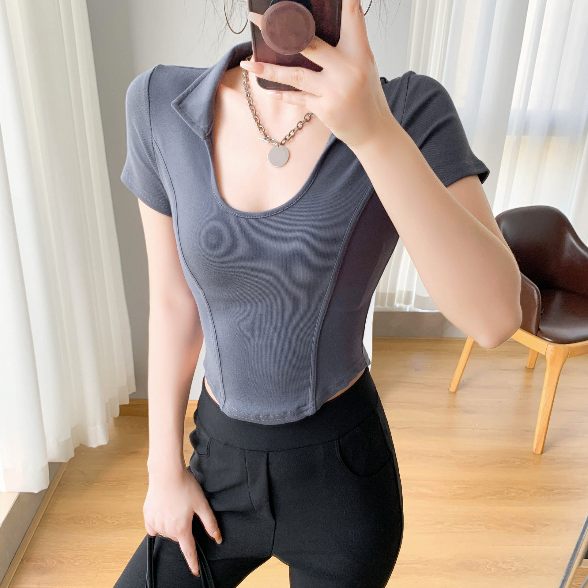 灰色Polo领短袖T恤女2025