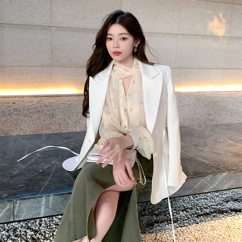 ByYou 春季新款气质高级感白色小西装外套女宽松收腰质感休闲西服