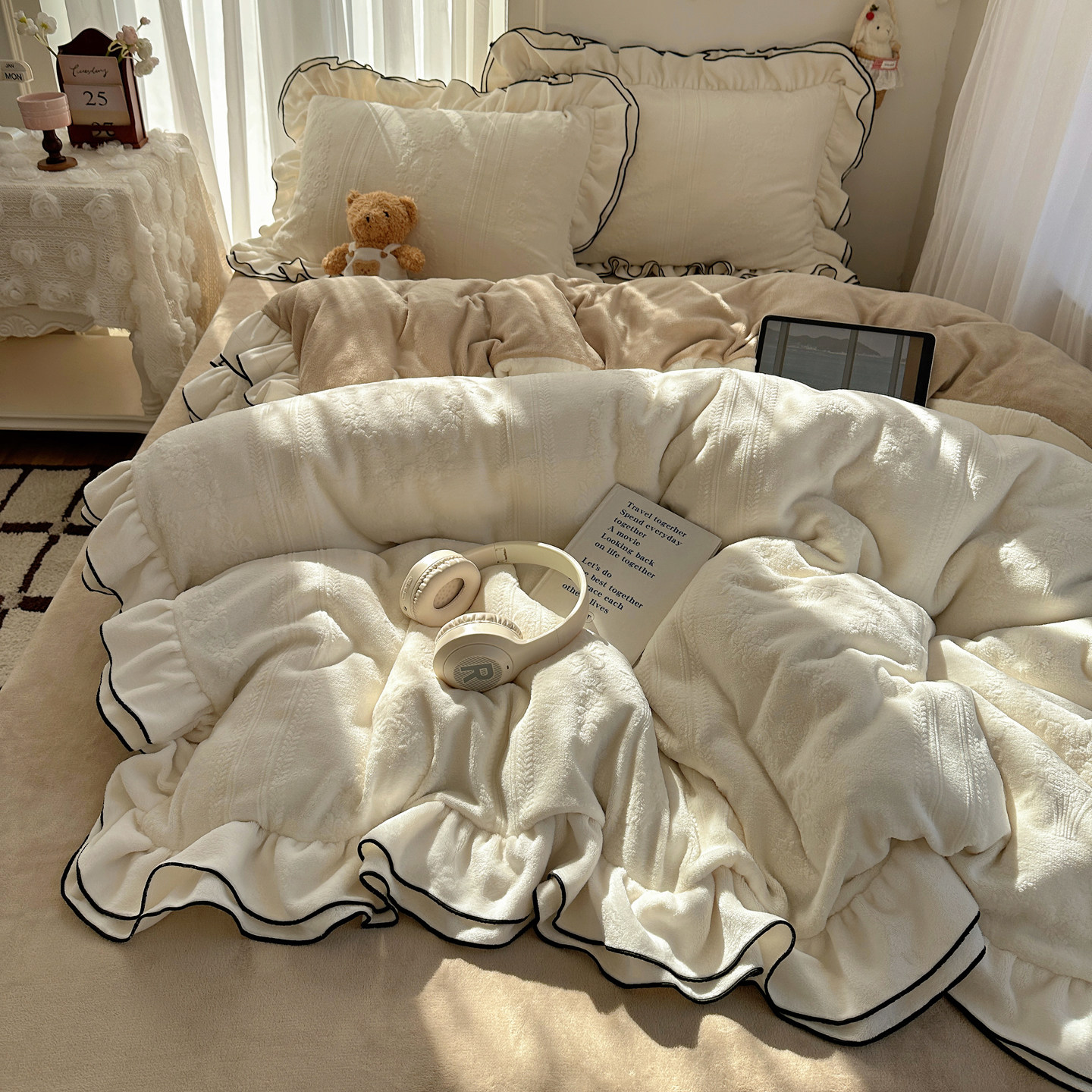 【非必要不出门】韩系温柔风雕花牛奶绒荷叶边系列床品四件套保暖