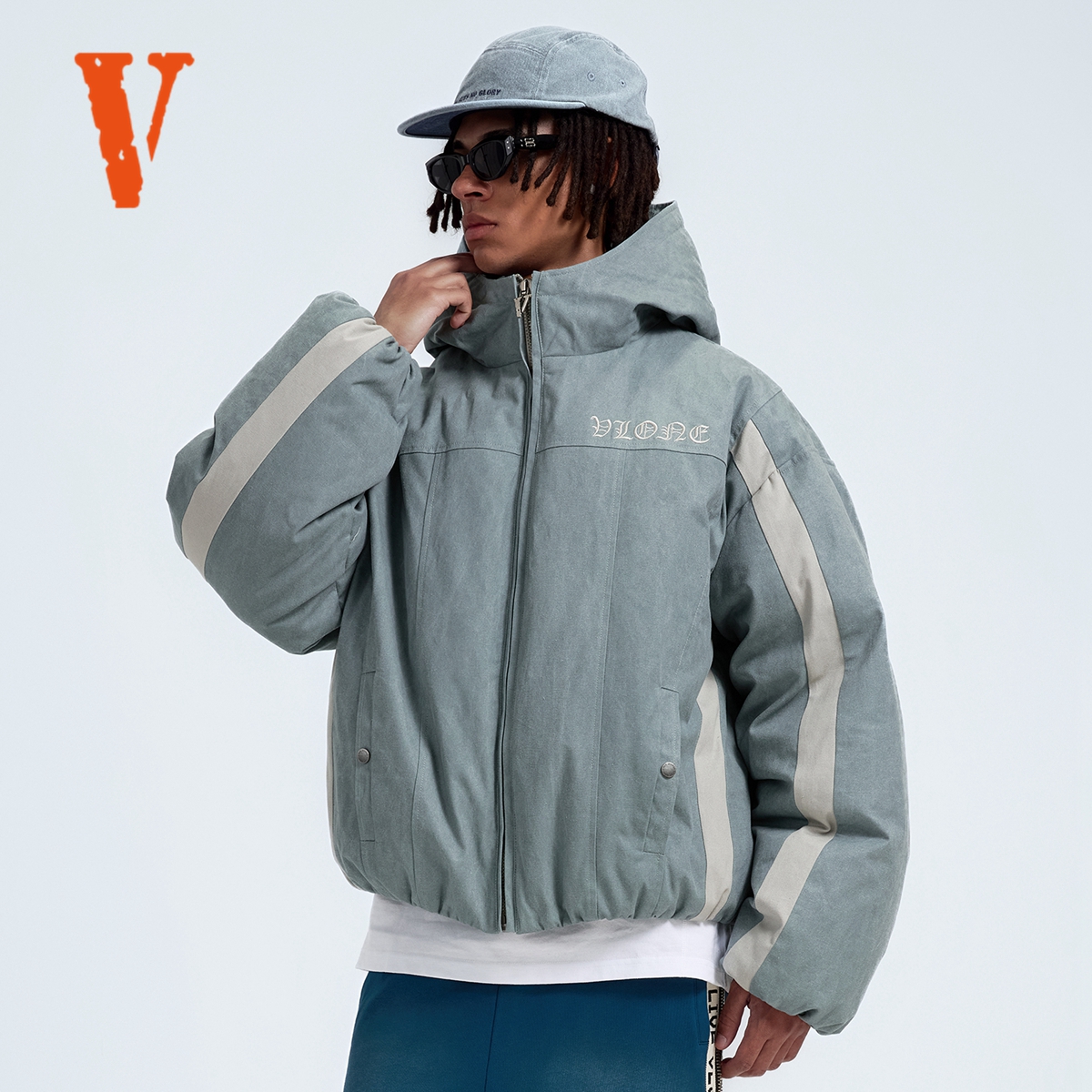 VLONE冬季破坏贴布刺绣LOGO系列水洗帆布加厚连帽立体剪裁羽绒服