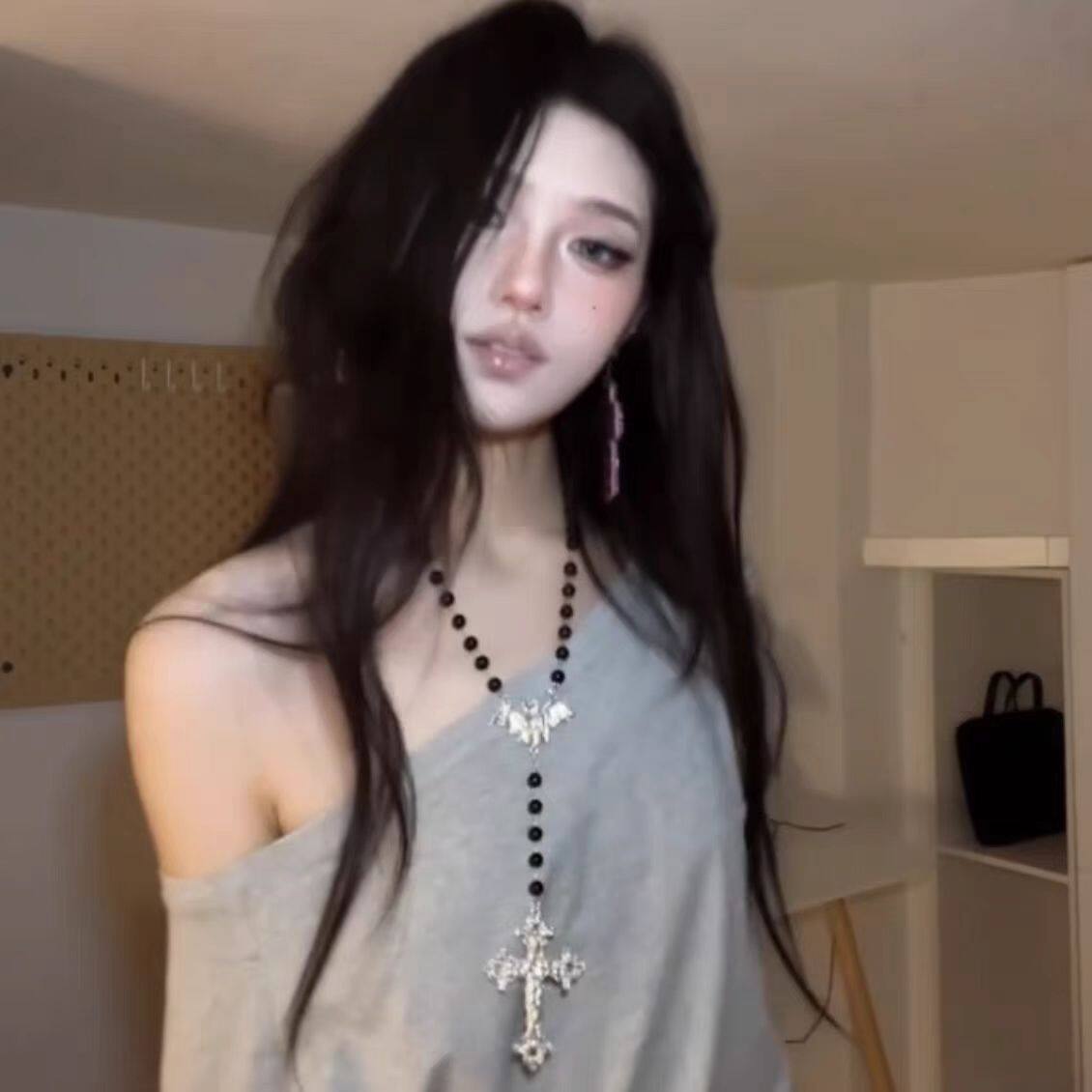 暗黑y2k亚比少女叠戴黑串珠项链女蝙蝠十字甜酷辣妹卫衣链配饰韩