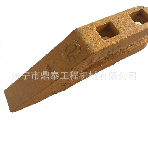 山工SEM655D装载机斗齿Z42001068