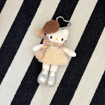 9/11 秋冬感！日本手工针织毛绒kitty猫～钥匙扣包包挂饰