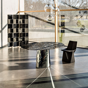 德国进口正版 ClassiCon 玻璃餐桌 Pli Table