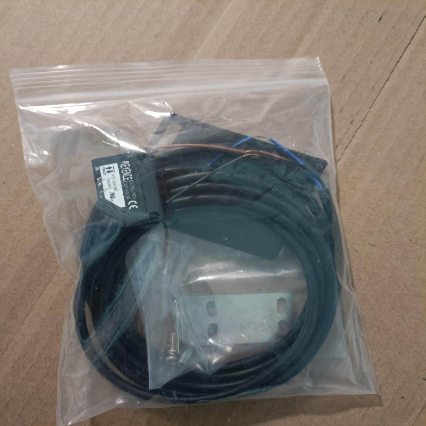 基恩士光电开关pZ-G61N 带反光板，余货1个