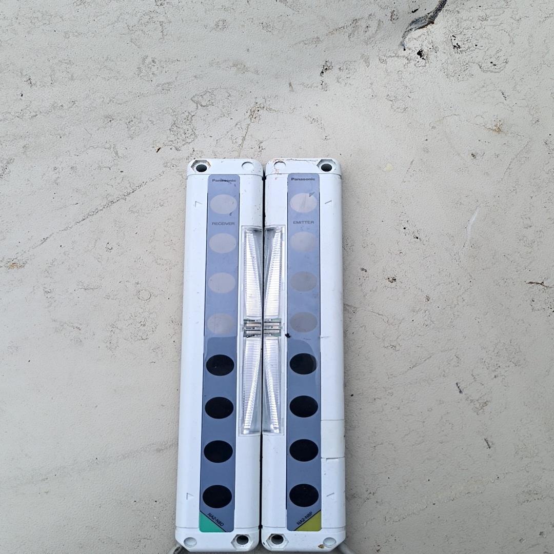 100元一套，松下安全光幕光栅传NA2-N8P/D多套，需要