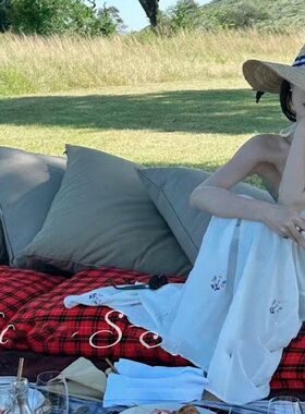 小众Ples*d度假风雏菊刺绣连衣裙