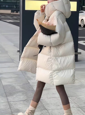 馨菲轻超蓬松～云感泡芙茧型阔版连帽中长款保暖羽绒服外套62888