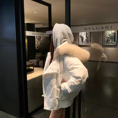 馨菲包服加厚宽松连帽保暖羽绒服外套(配可拆真狐狸毛毛领)J2321