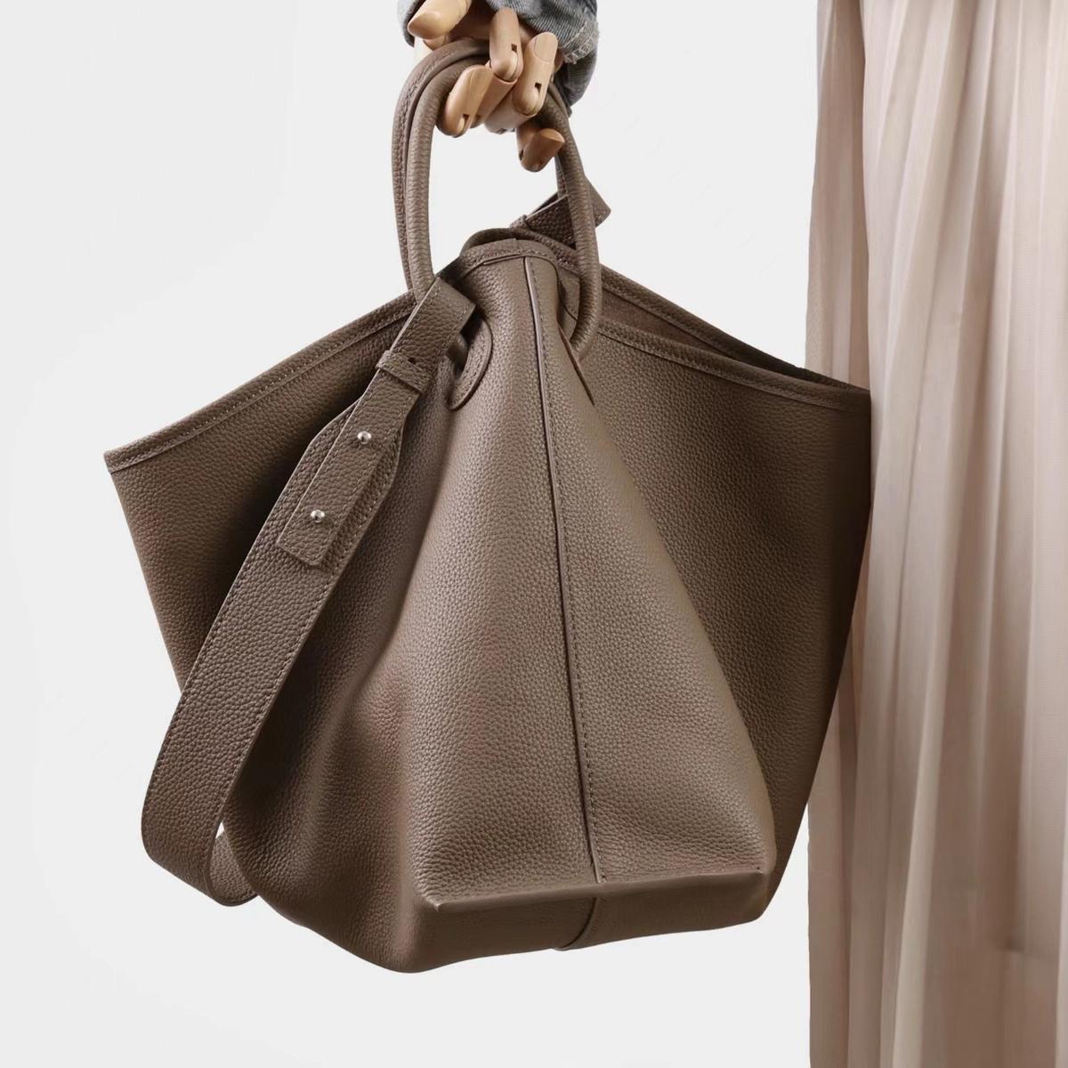 馨菲轻奢手提包(配收纳内胆布袋皮肩带)(可手提单肩斜挎)F5101