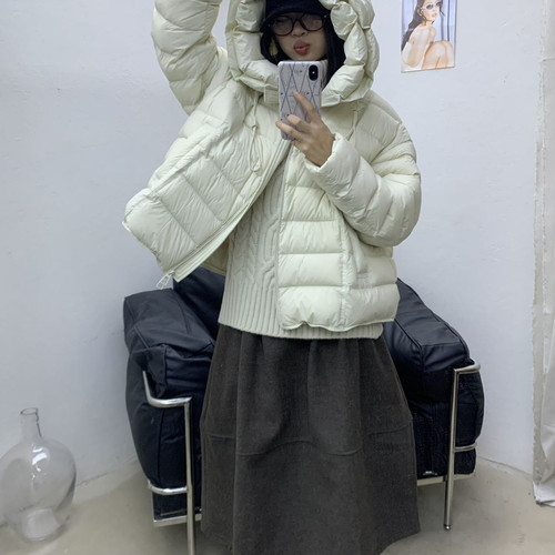 馨菲冬上新连帽宽松百搭休闲保暖羽绒服外套571