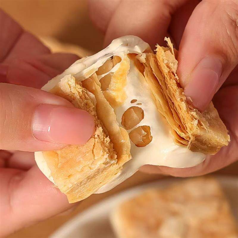 扁桃仁牛轧千层夹心酥办公休闲解馋零食网红学生宿舍追剧糕点