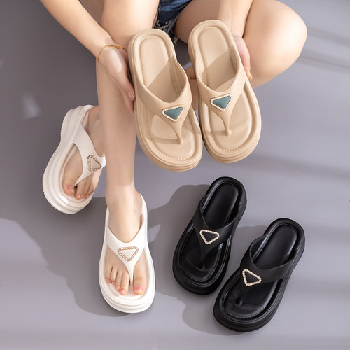 懒人休闲出门穿搭夏日女性人字拖
